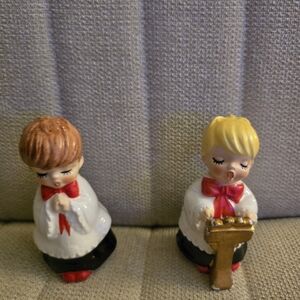 Vintage Lefton Ceramic Christmas Singing Choir Altar Boy Figurines Set Of 2